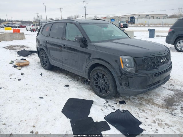 Salvage Kia Telluride Image