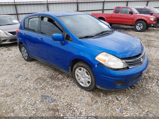 Salvage Nissan Versa Image
