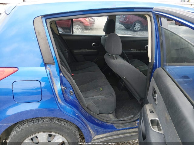 Nissan Versa 1.8s