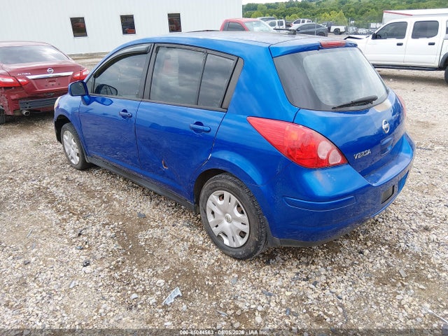 Nissan Versa 1.8s