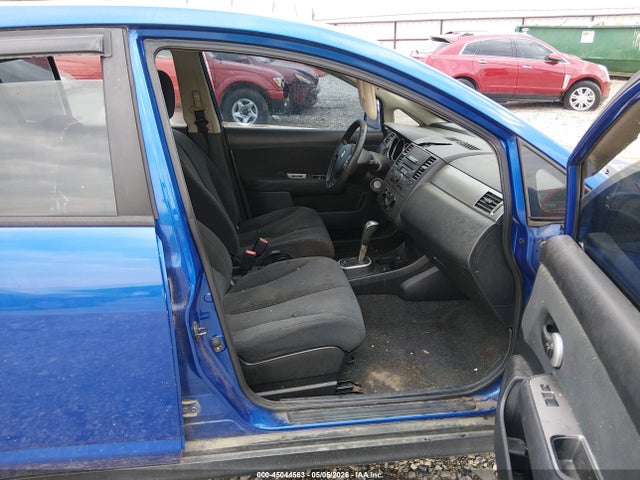 Nissan Versa 1.8s