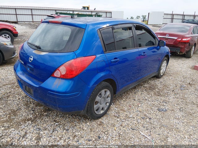 Nissan Versa 1.8s