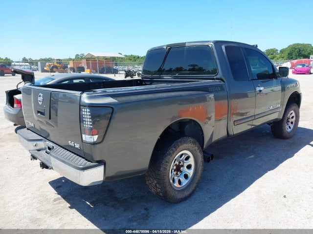 Nissan Titan Se