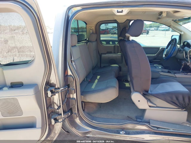 Nissan Titan Se