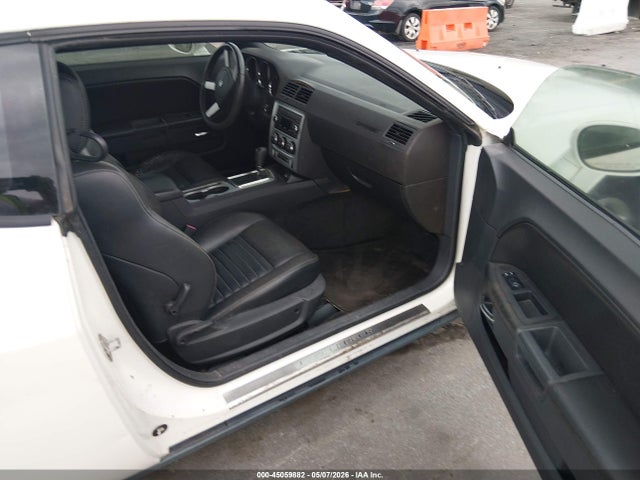 Dodge Challenger Se