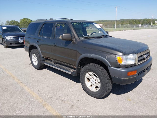Salvage Toyota 4Runner Image