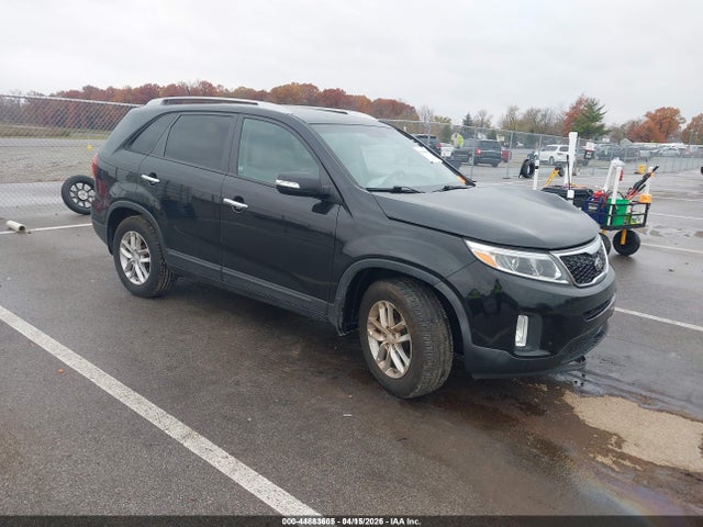 Salvage Kia Sorento Image