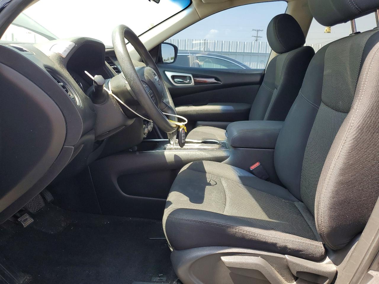 Nissan Pathfinder S