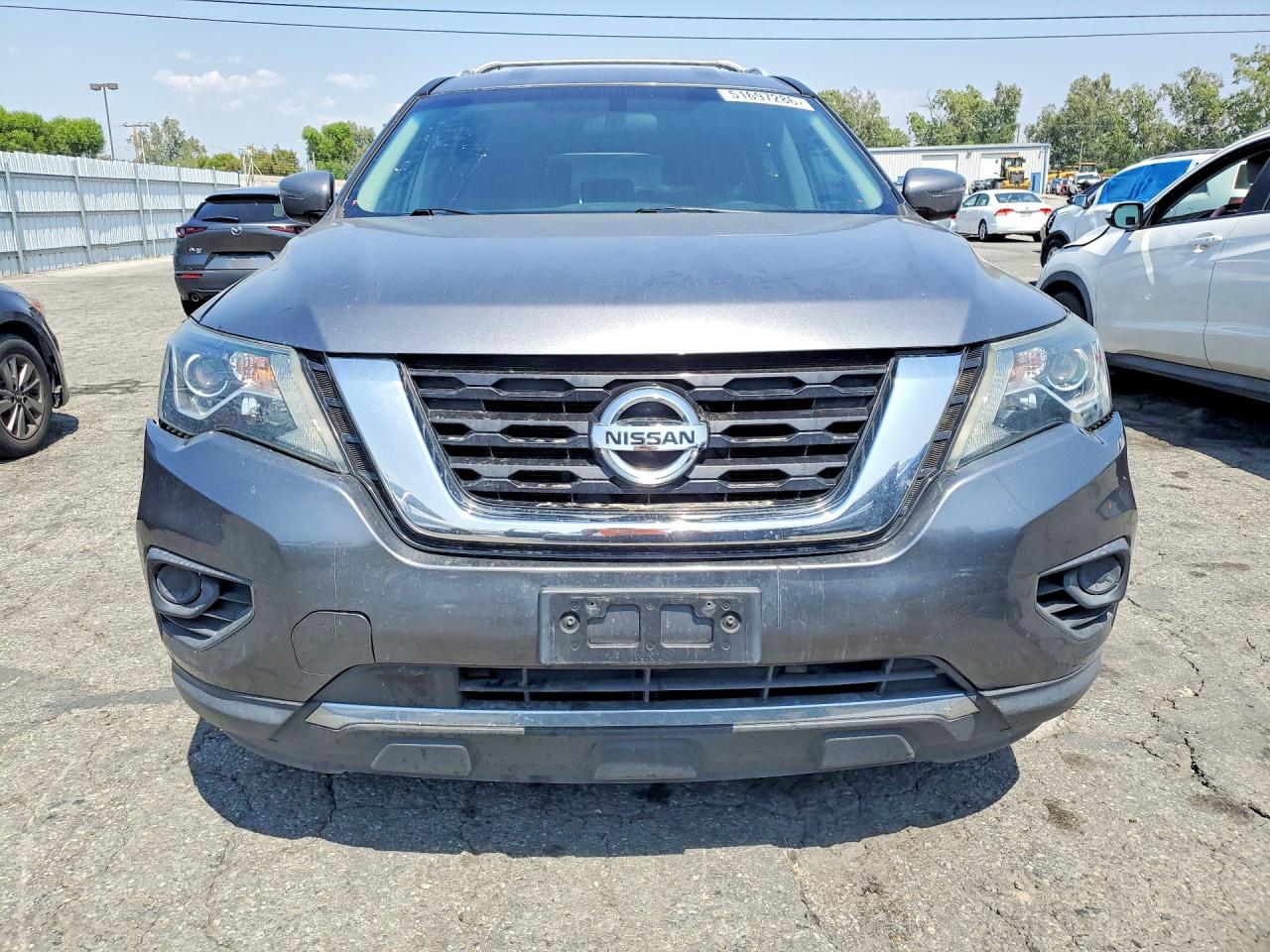 Nissan Pathfinder S