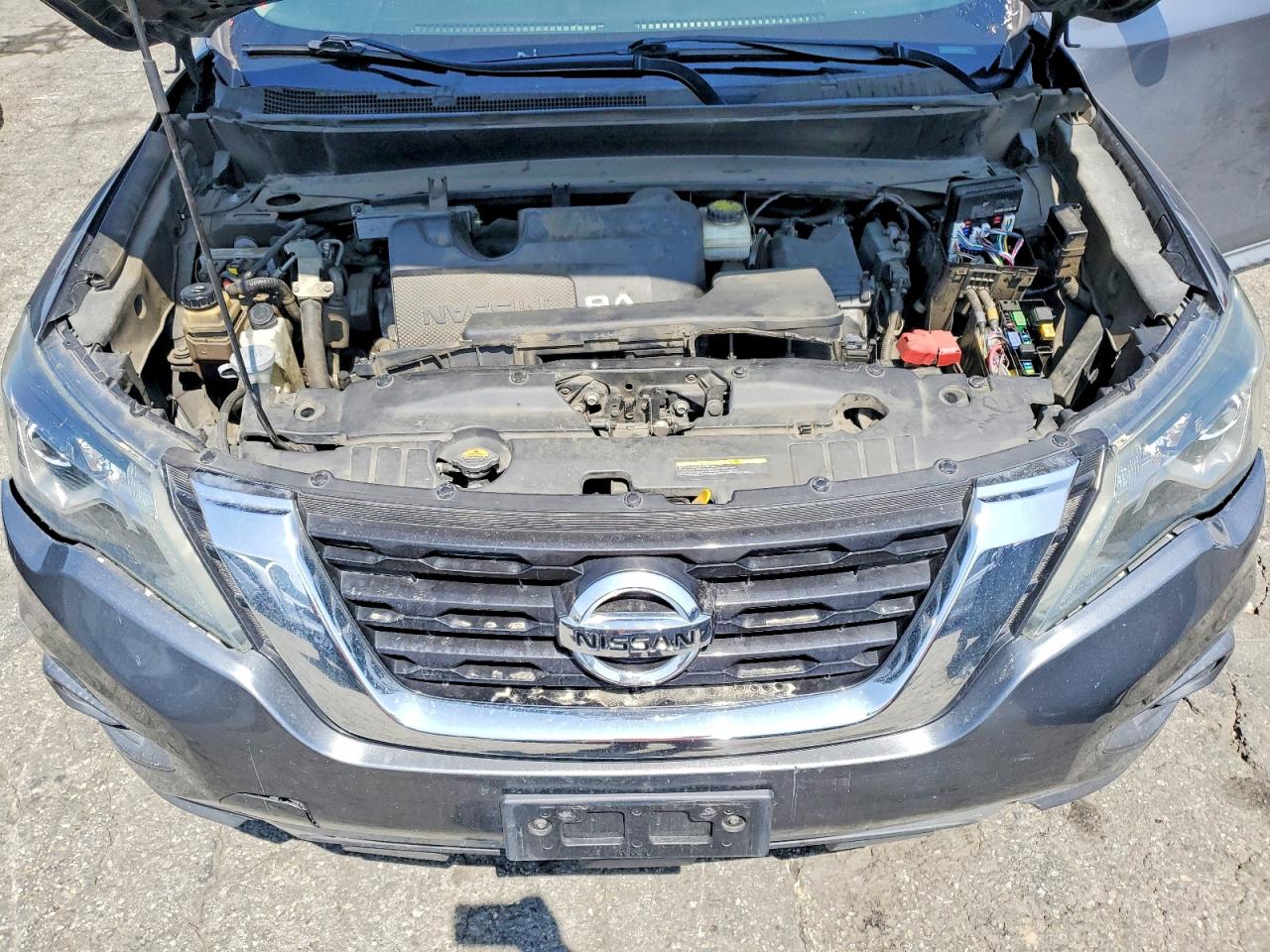 Nissan Pathfinder S