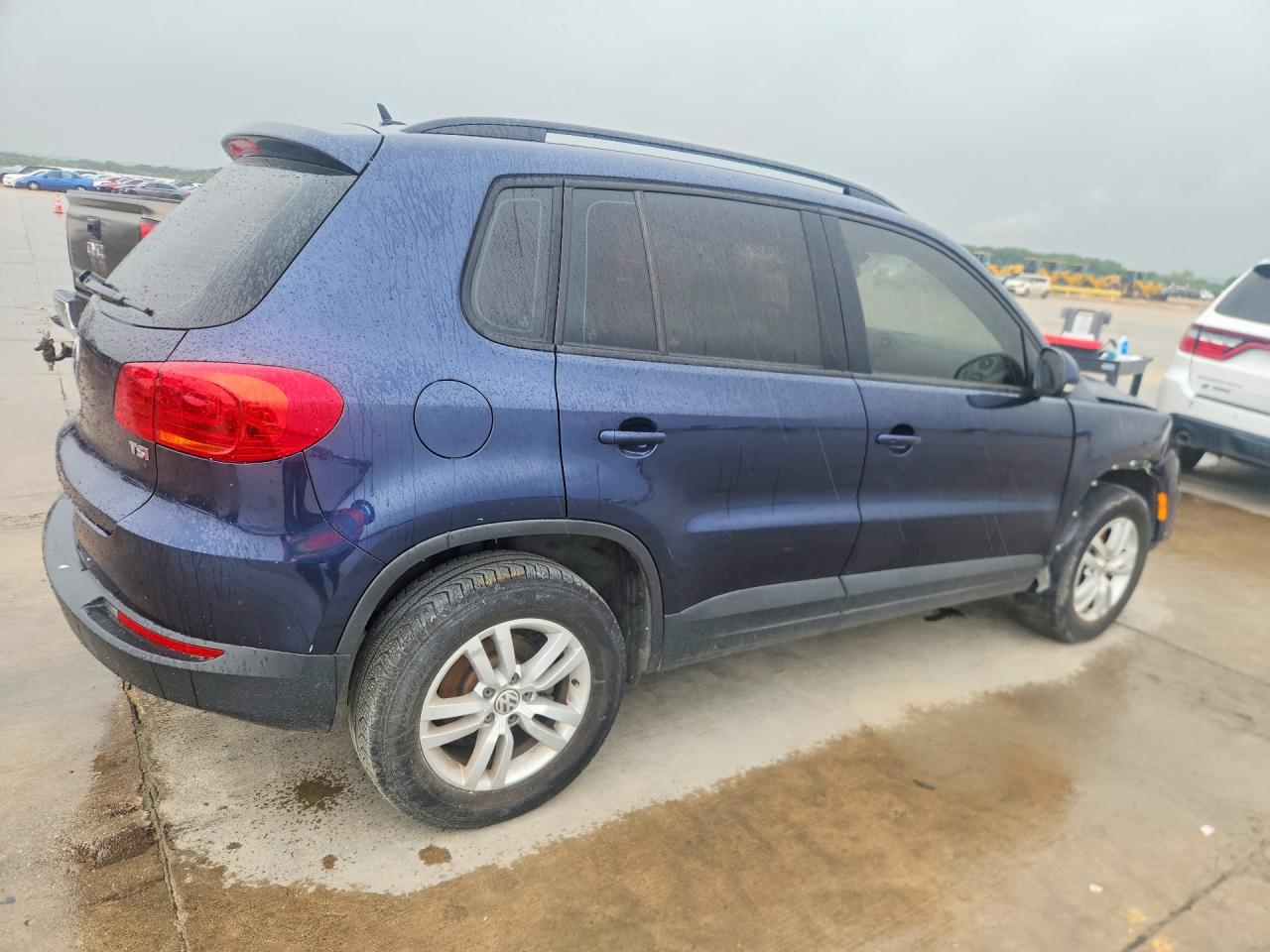 Volkswagen Tiguan S