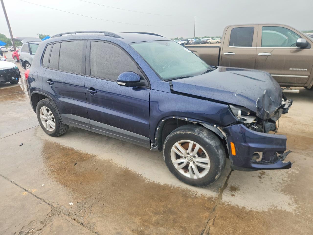 Volkswagen Tiguan S