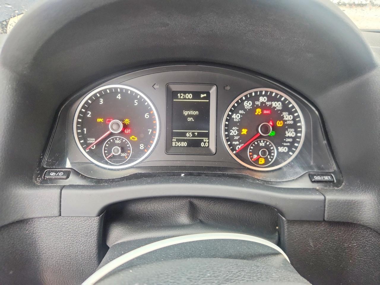 Volkswagen Tiguan S