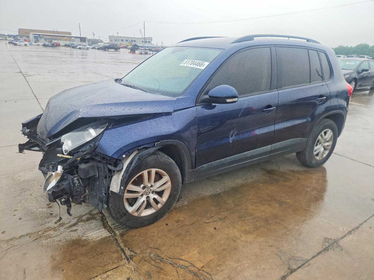 Salvage Volkswagen Tiguan Image