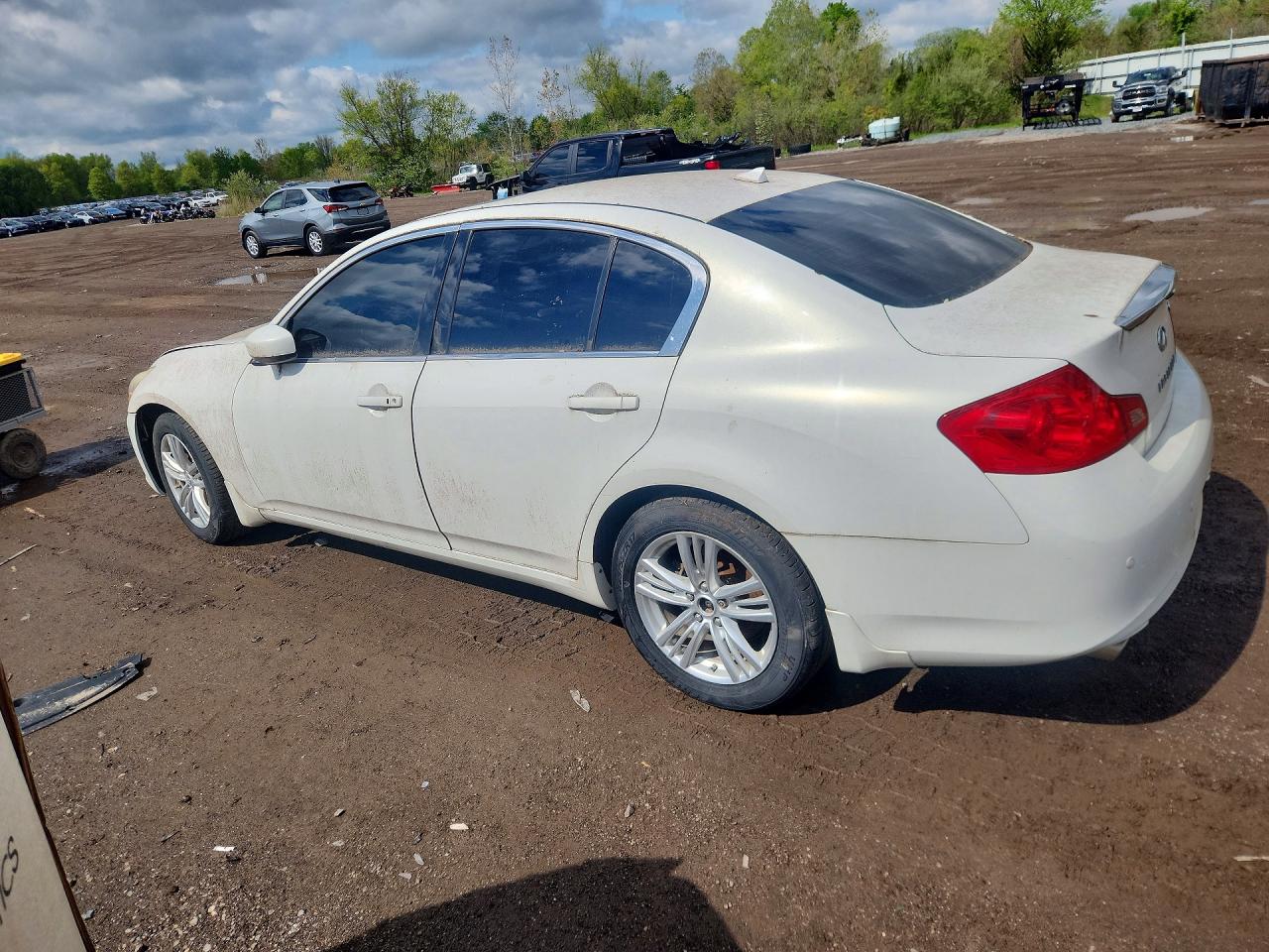 INFINITI G37 X