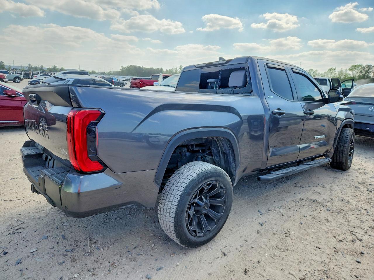 Toyota Tundra Double Cab Sr