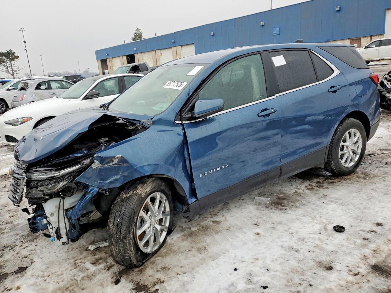 Salvage Chevrolet Equinox Image