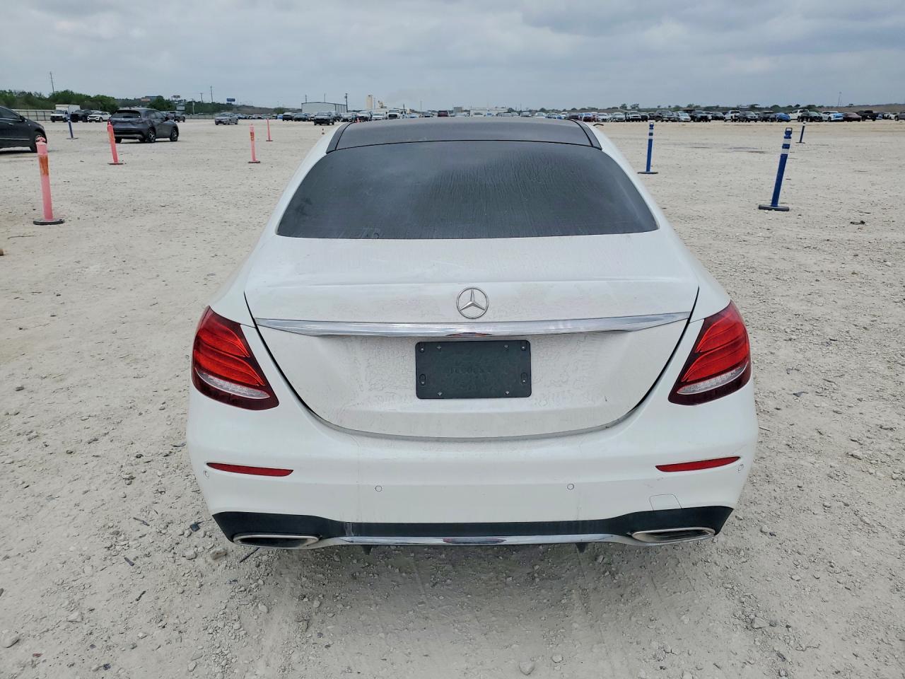 Mercedes-Benz E-Class 300