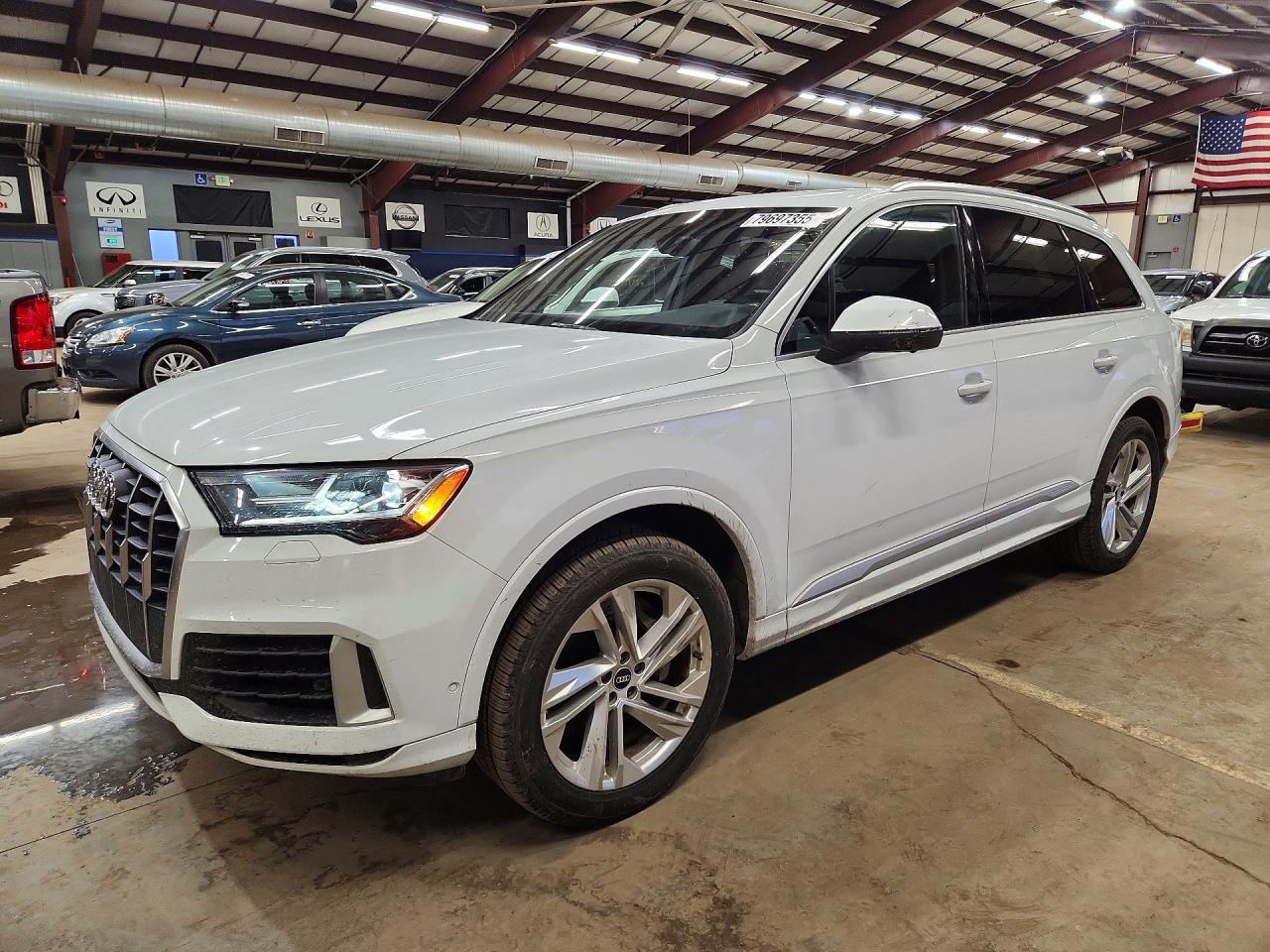 Salvage Audi Q7 Image