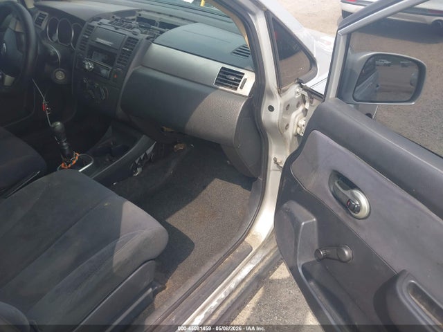 Nissan Versa 1.8s