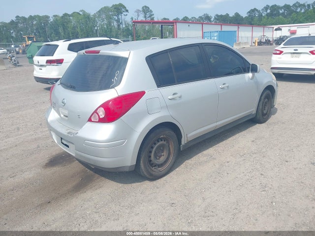 Nissan Versa 1.8s