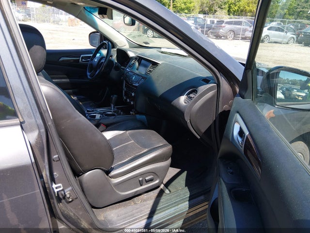 Nissan Pathfinder Platinum