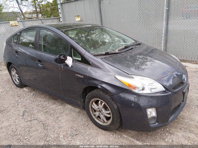 Salvage Toyota Prius Image