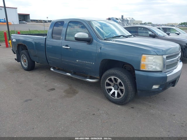 Salvage Chevrolet Silverado 1500 Image