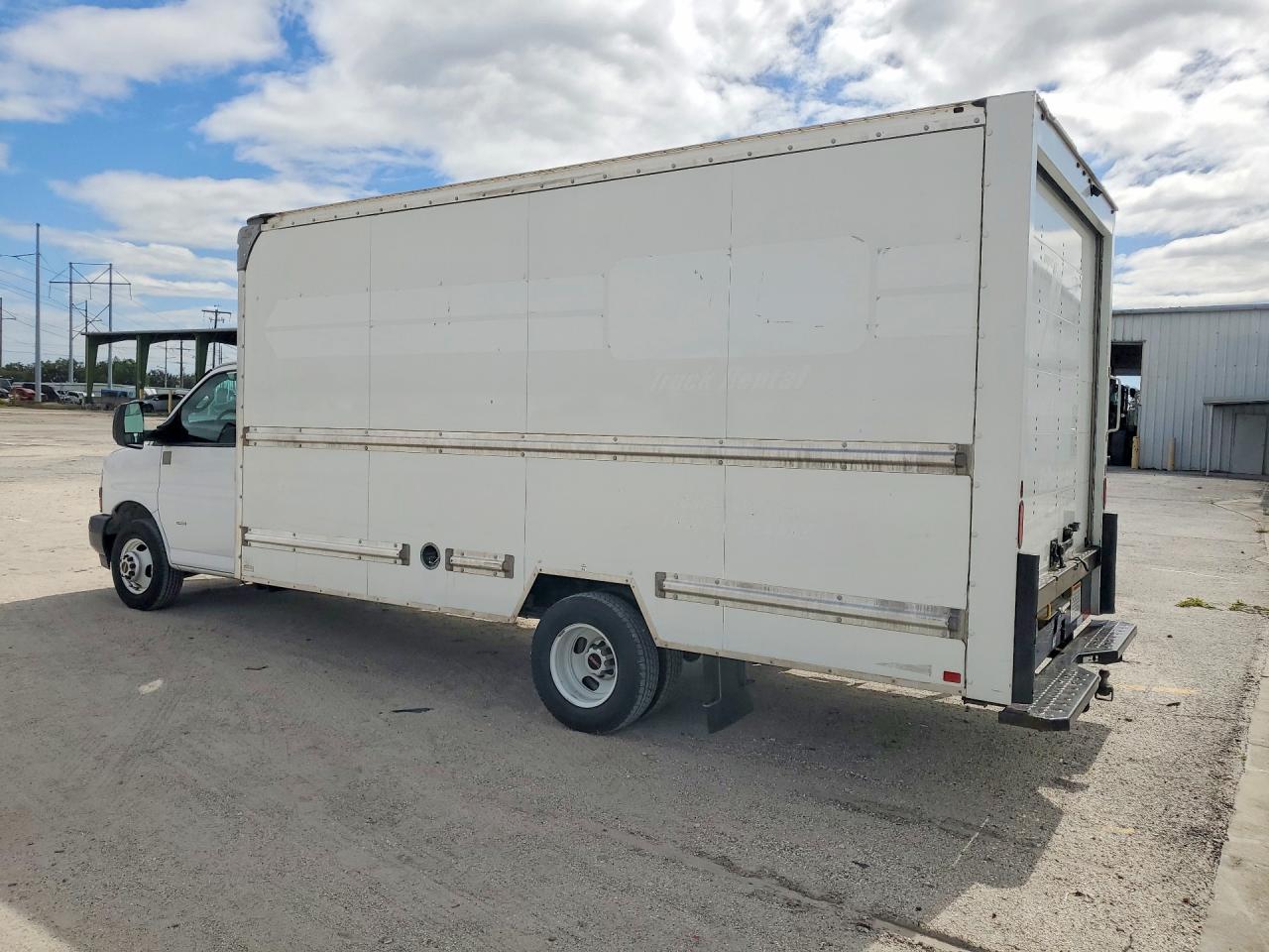 GMC Savana Cutaway G4500