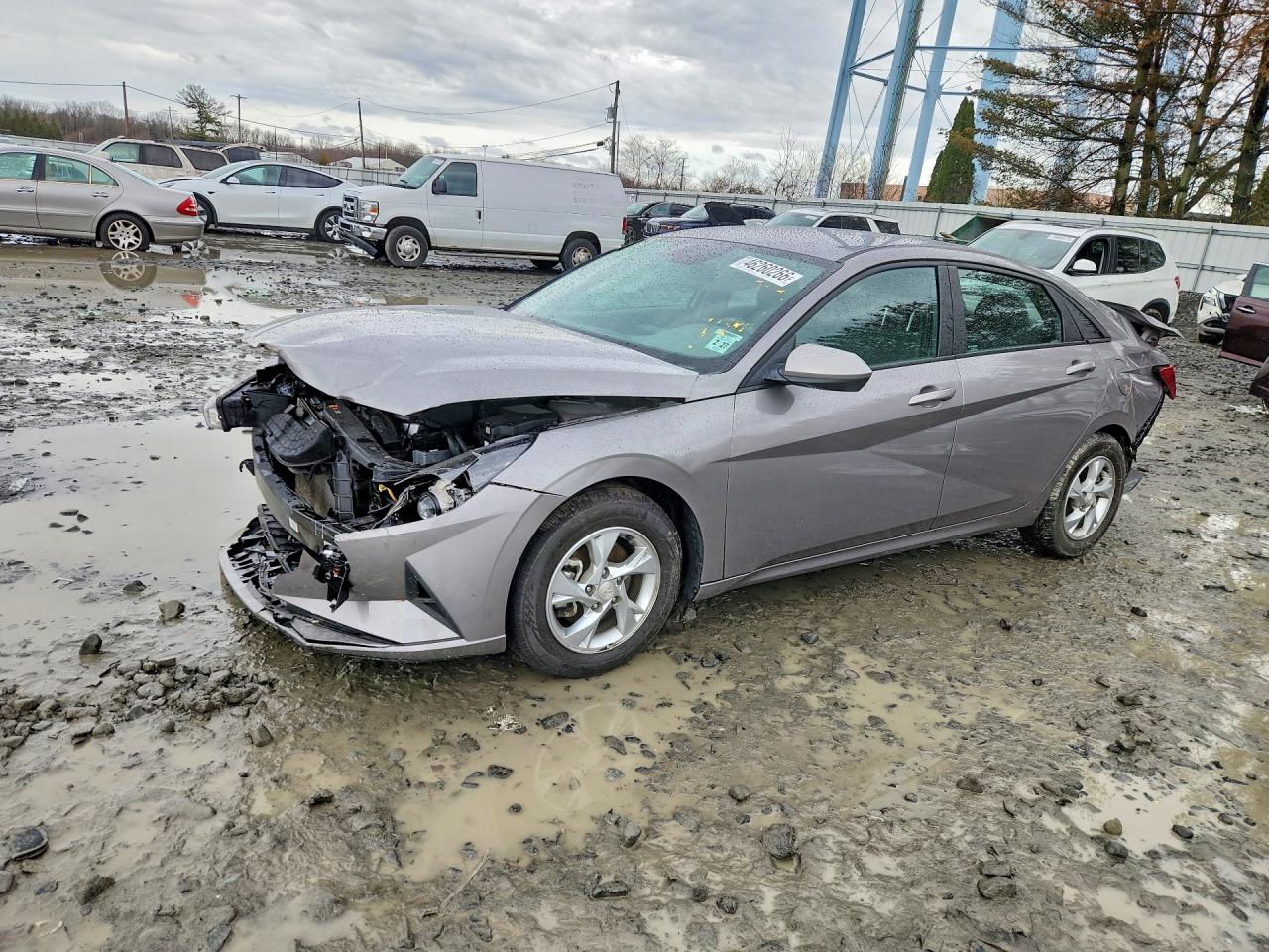 Salvage Hyundai ELANTRA Image