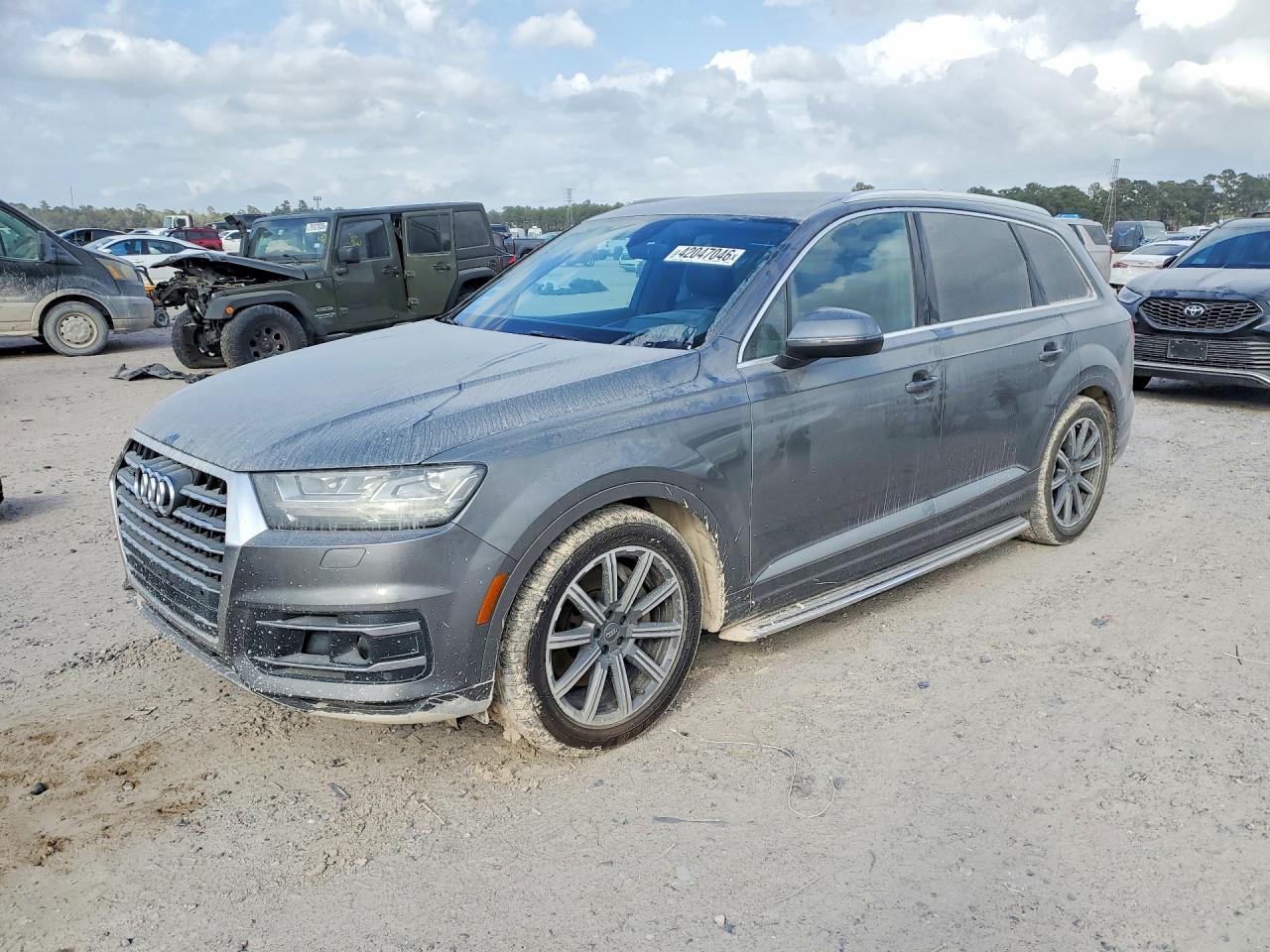 Salvage Audi Q7 Image