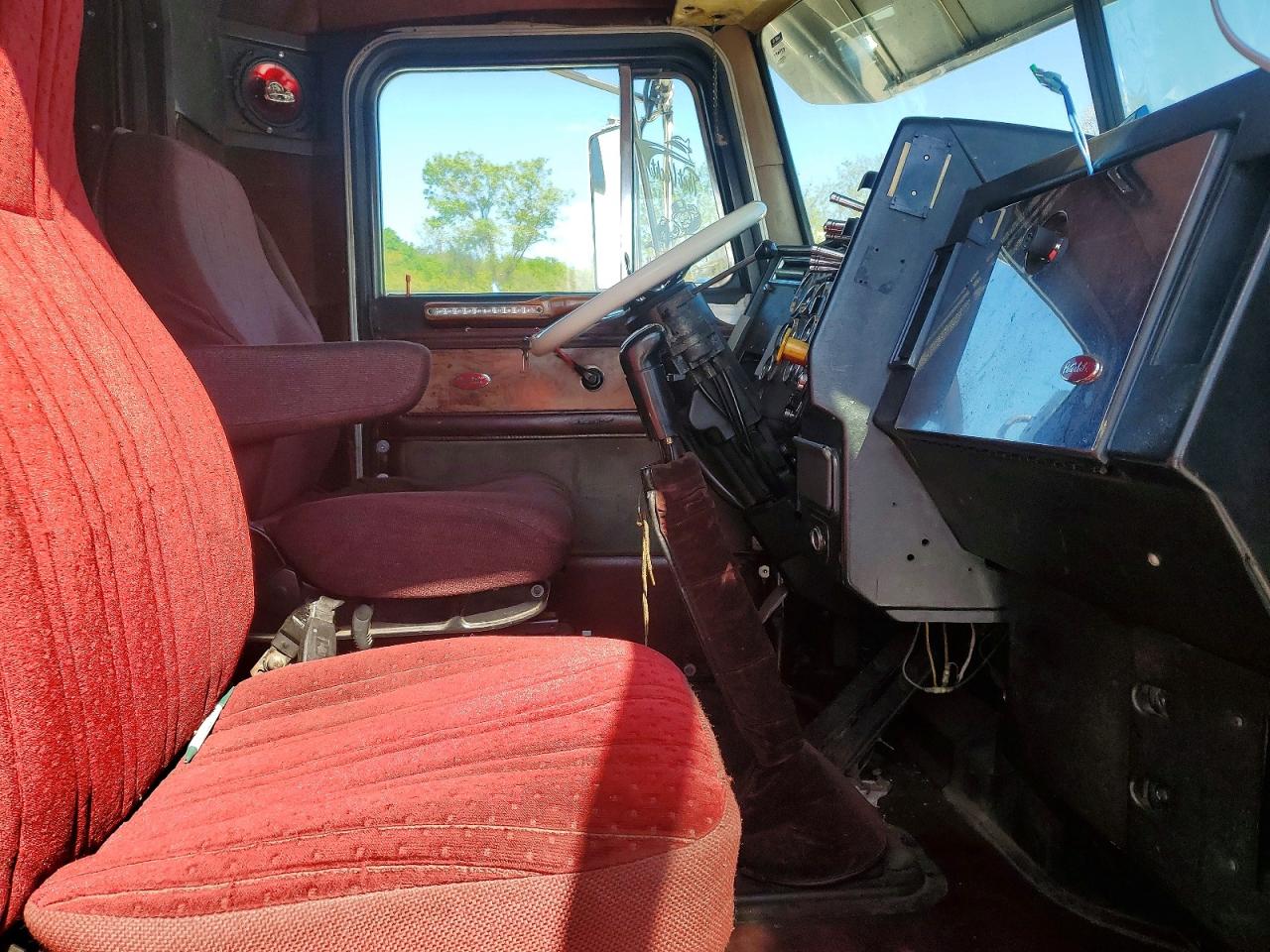 Peterbilt 379
