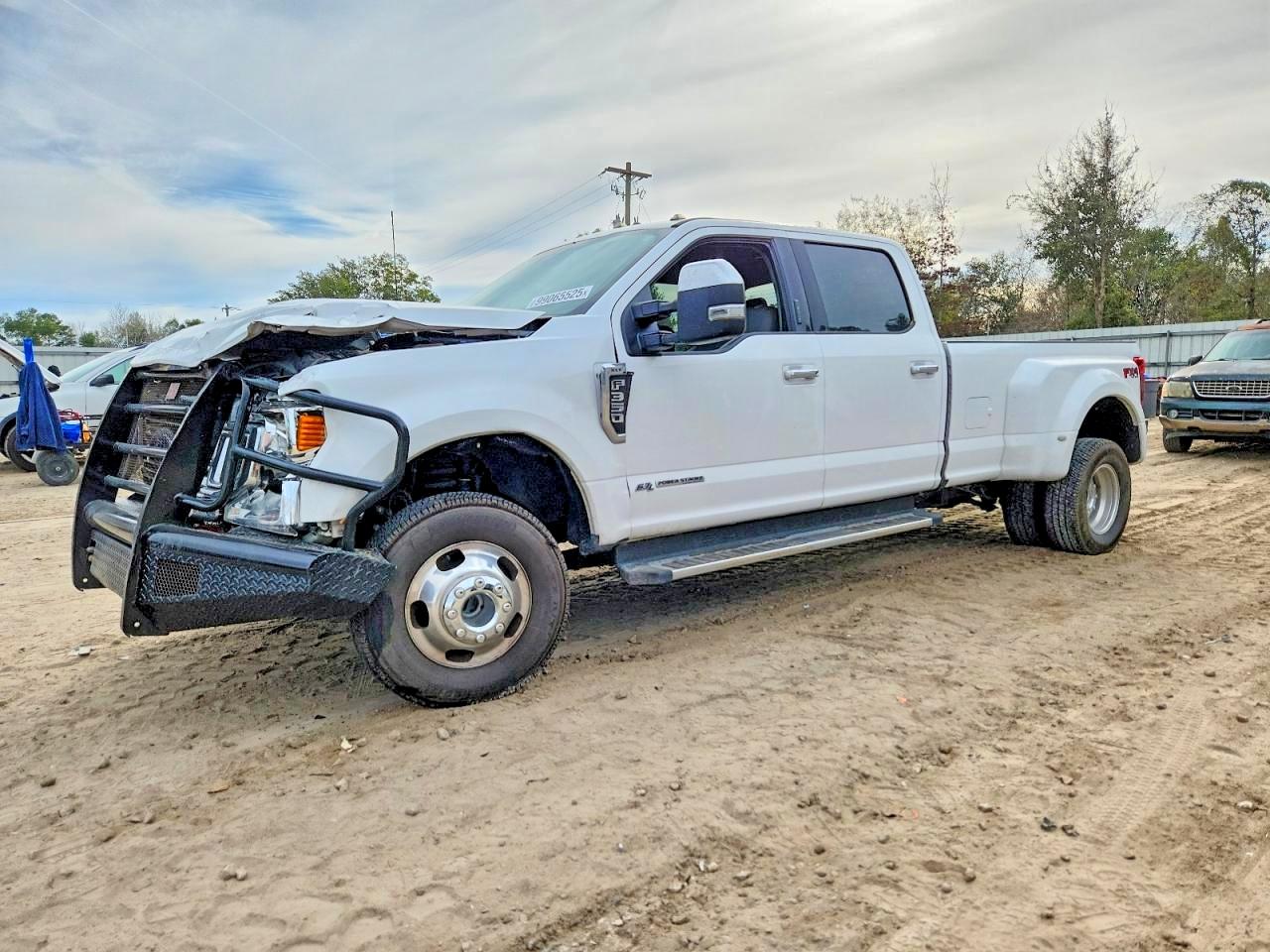 Salvage Ford F-350 Image