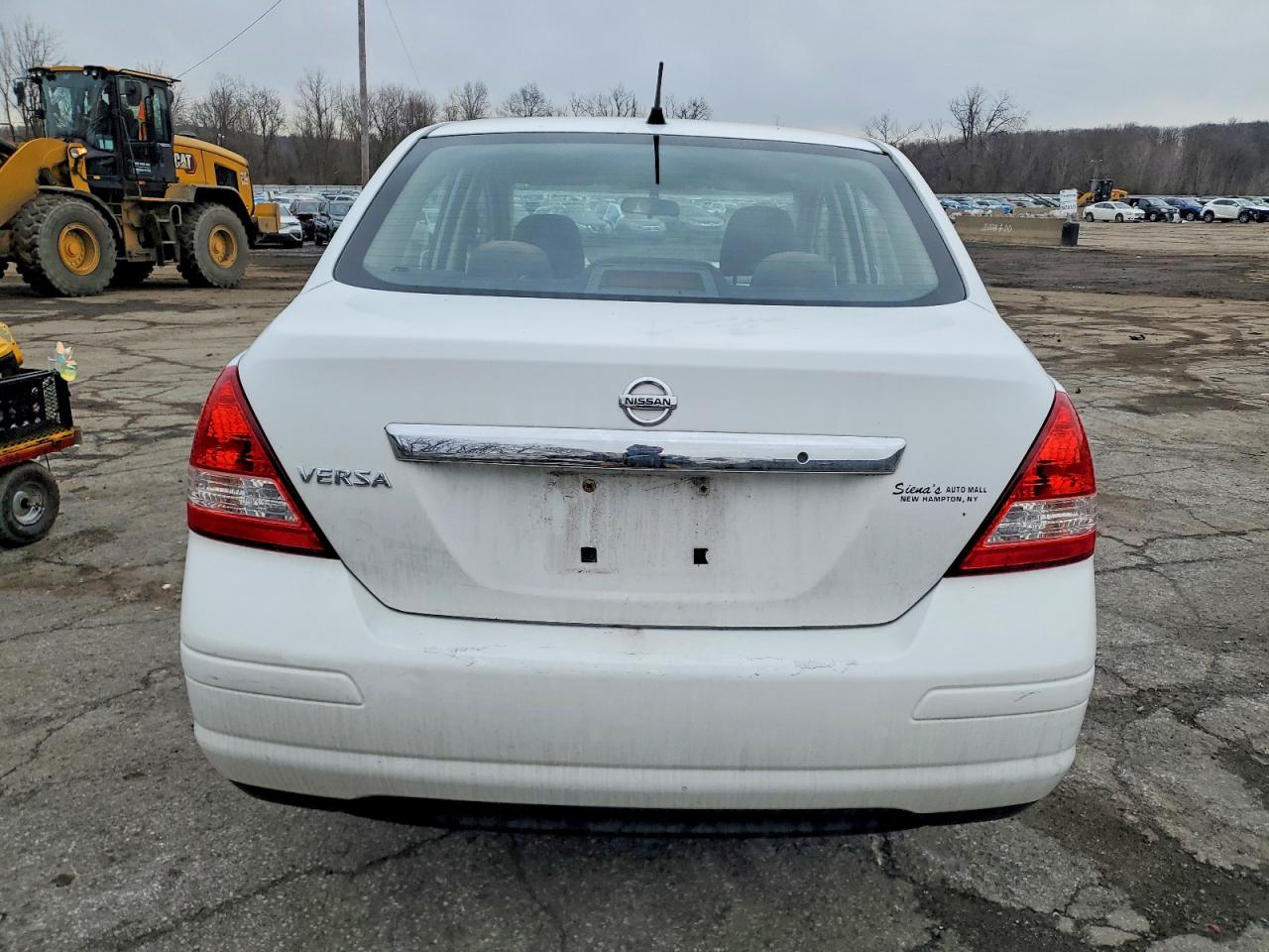 Nissan Versa 1.8 S