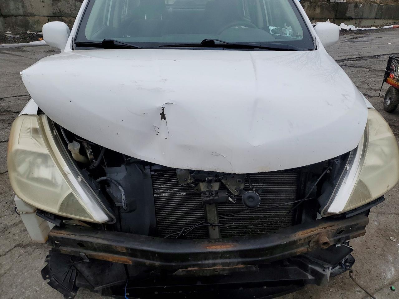 Nissan Versa 1.8 S