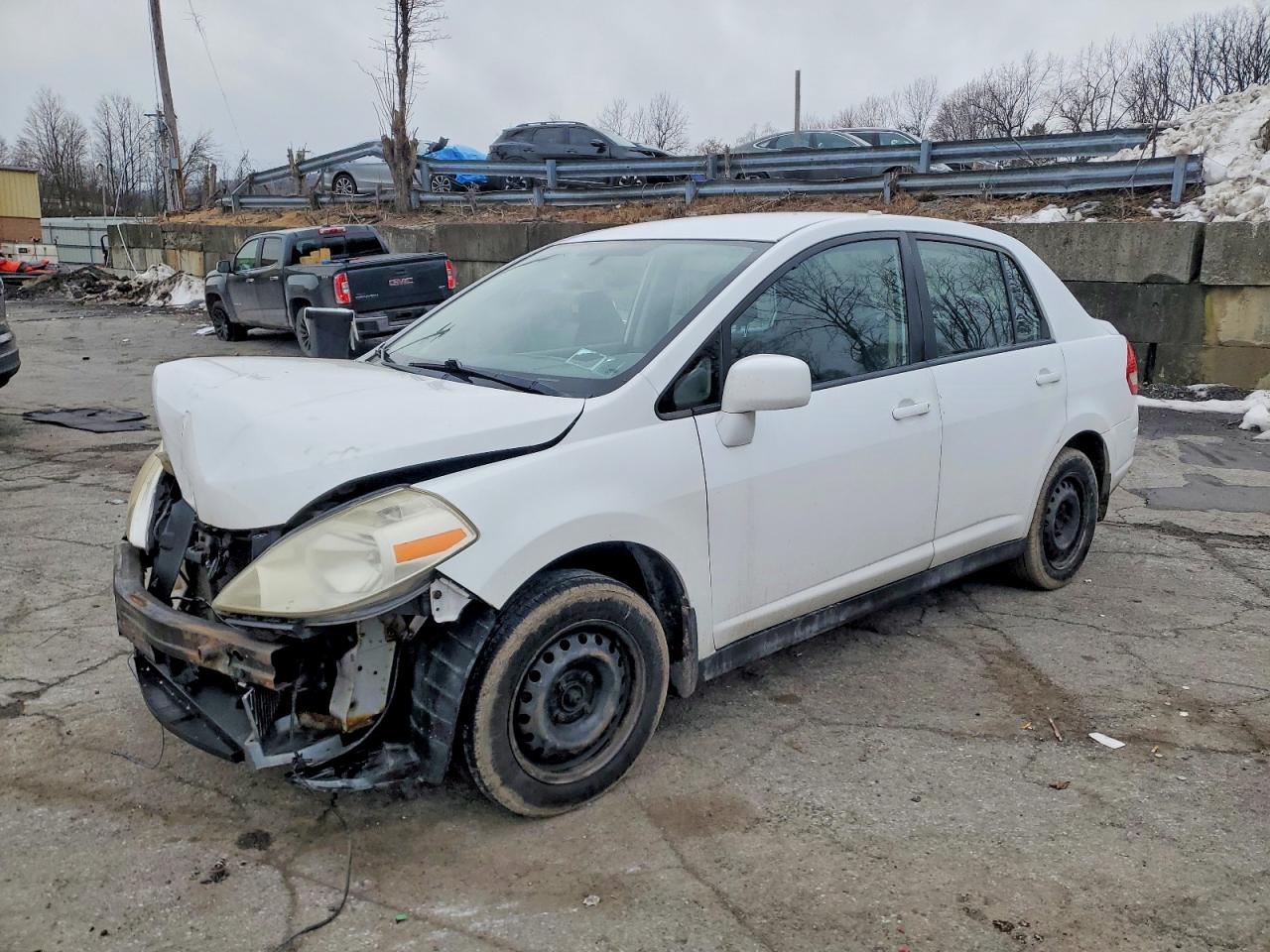 Salvage Nissan Versa Image