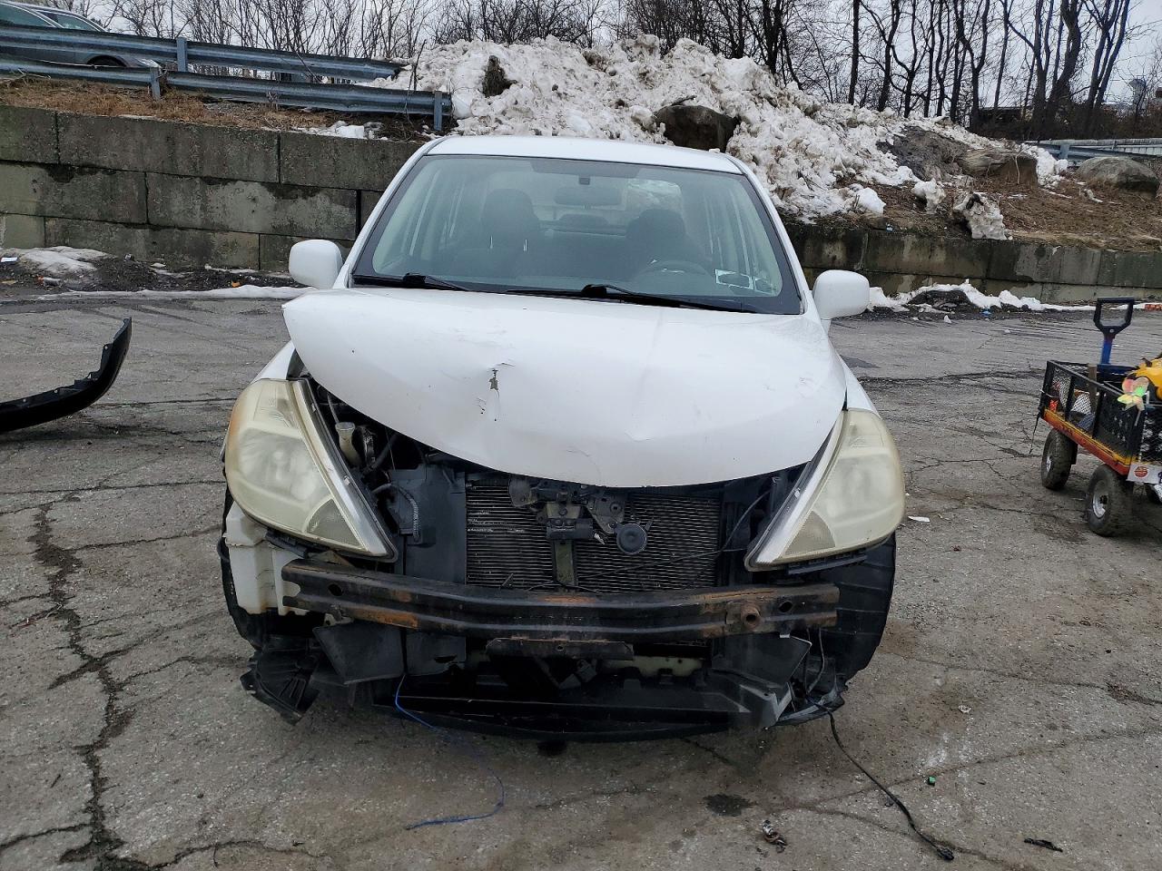 Nissan Versa 1.8 S