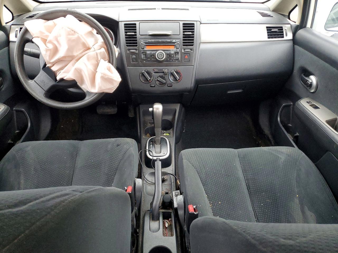 Nissan Versa 1.8 S