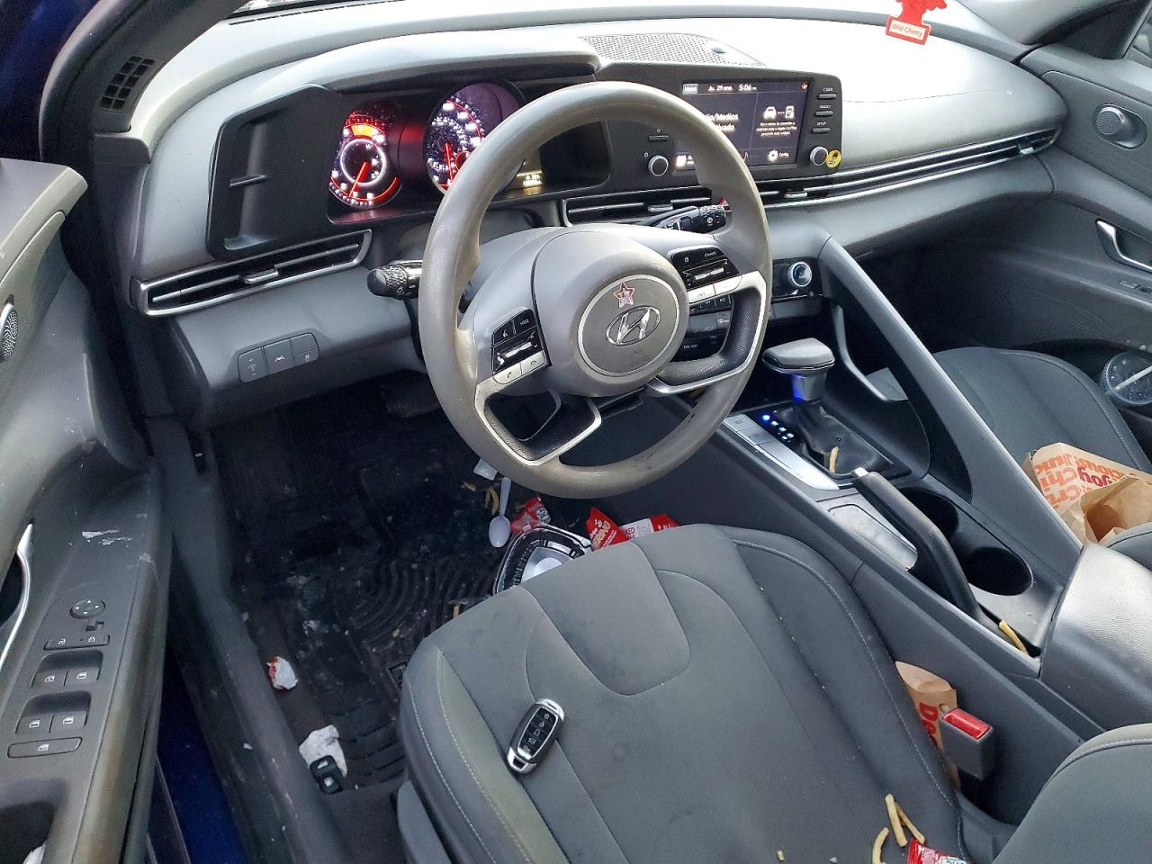 Hyundai ELANTRA Sel