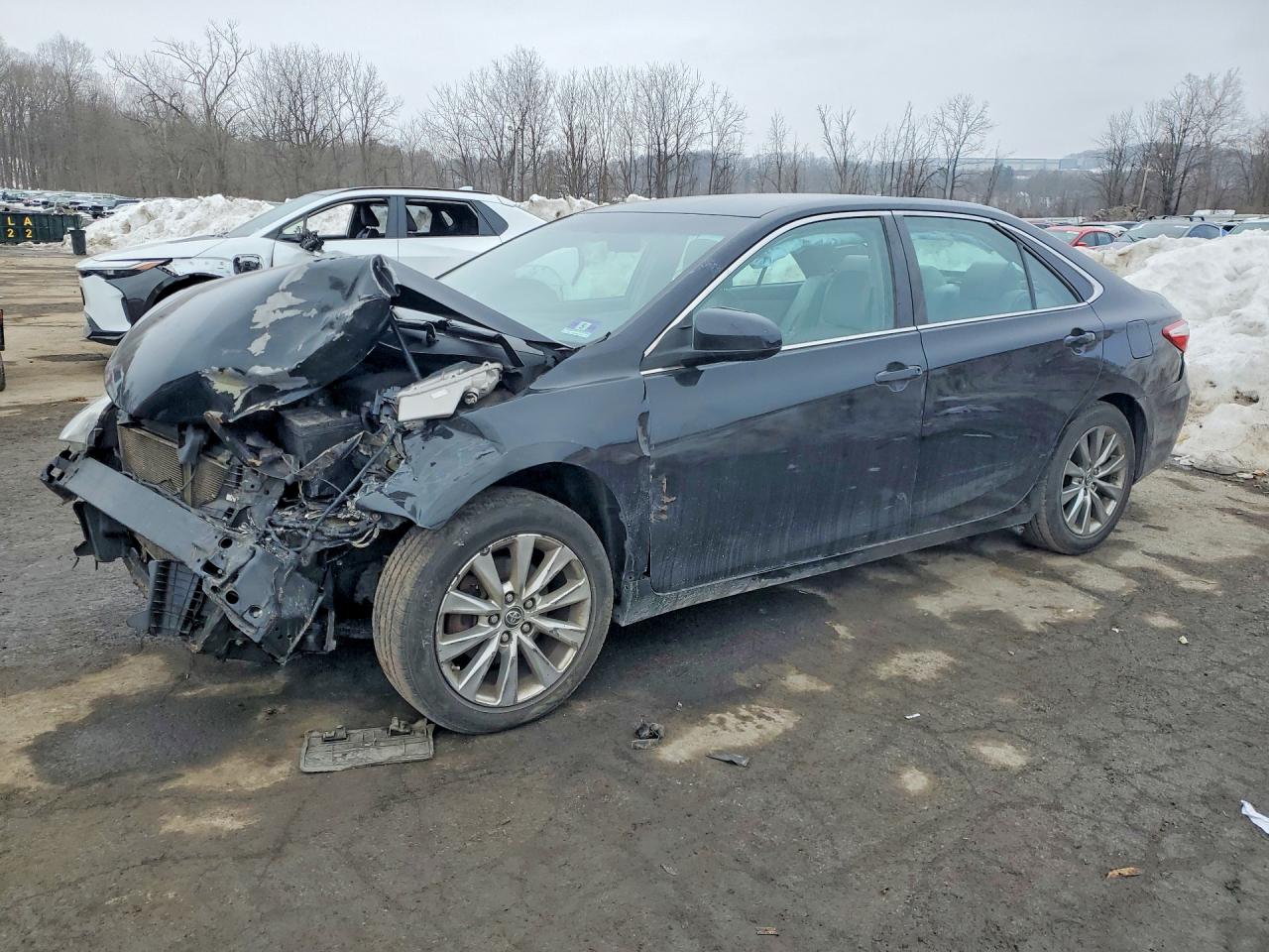 Salvage Toyota Camry Image