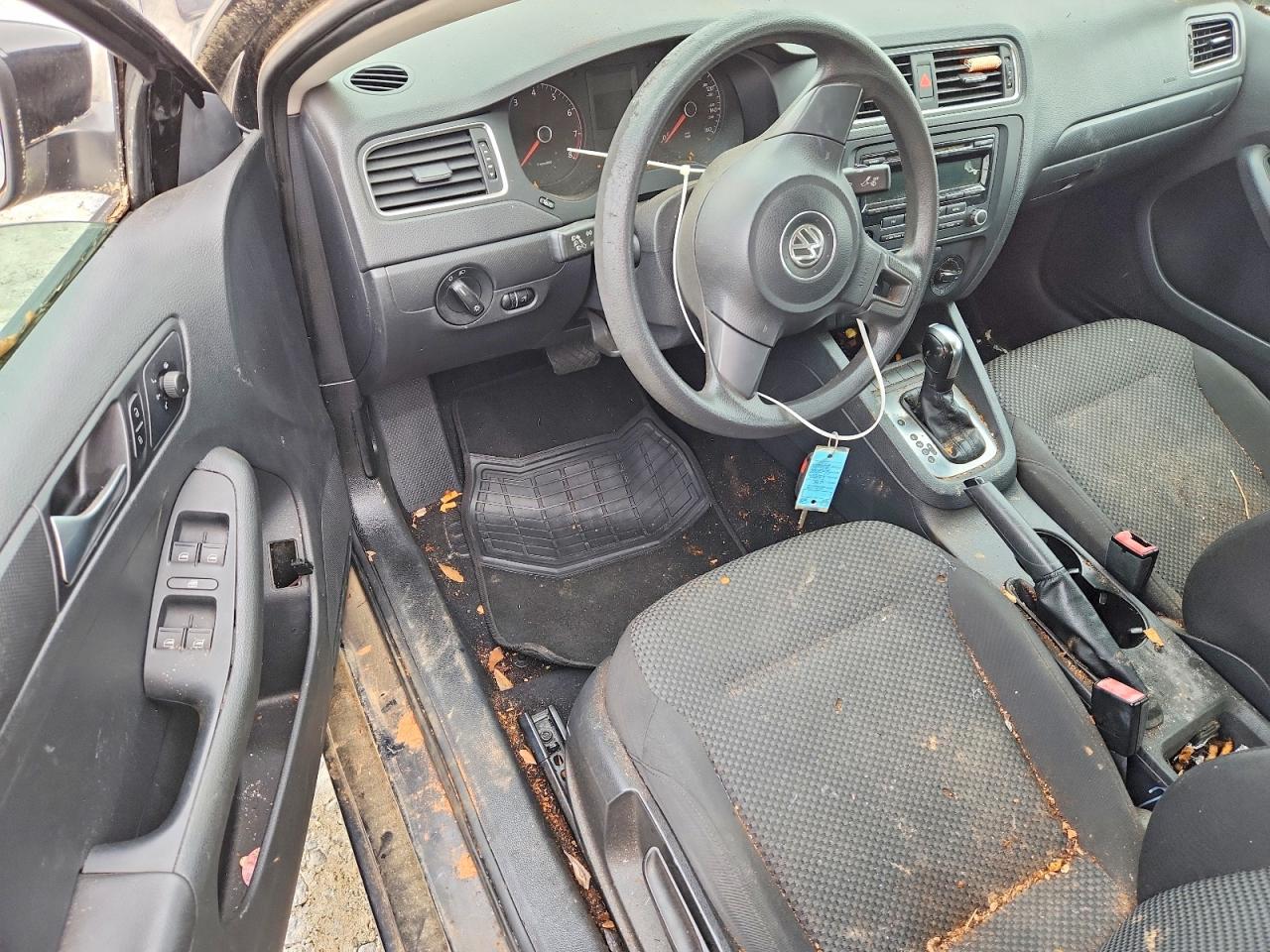 Volkswagen Jetta Base