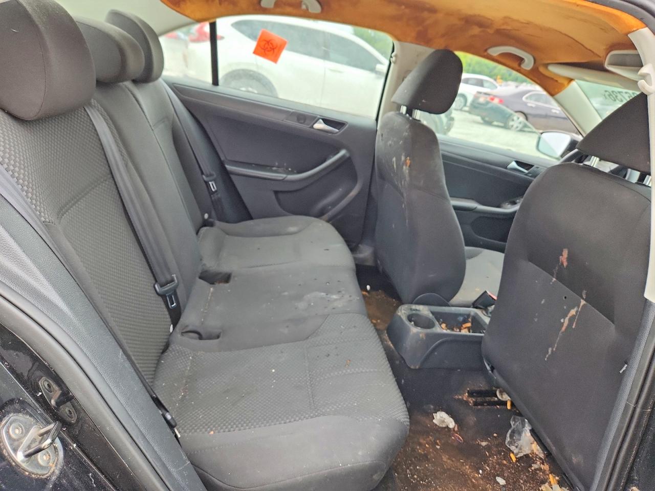 Volkswagen Jetta Base