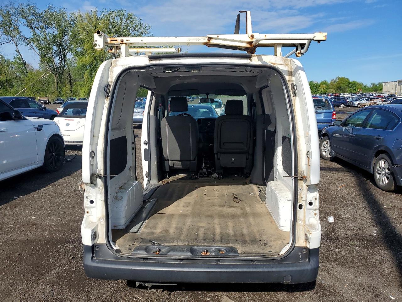 Nissan Nv S
