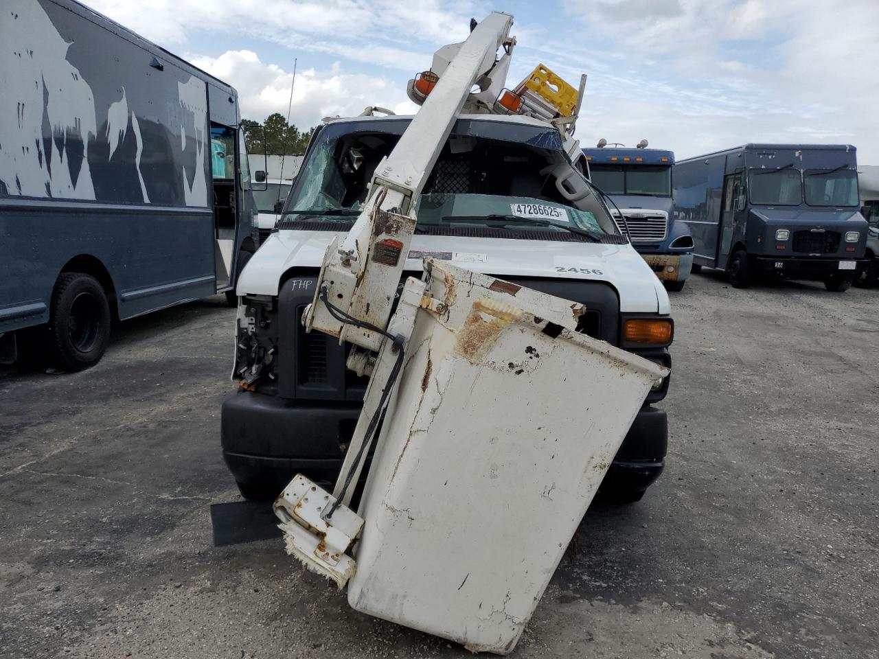 Ford Econoline E350 Super Duty Van