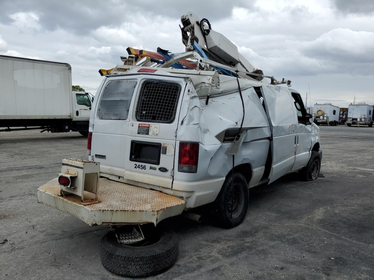 Ford Econoline E350 Super Duty Van