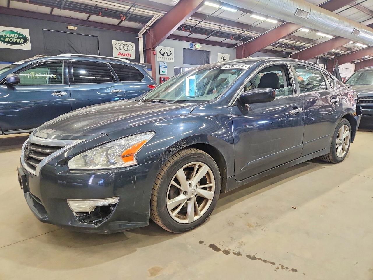 Salvage Nissan Altima Image