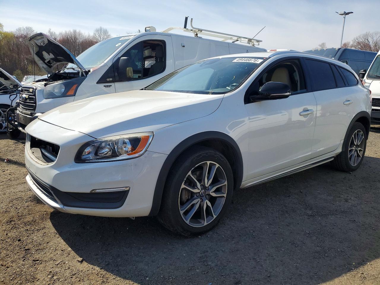 Salvage Volvo V60 Image