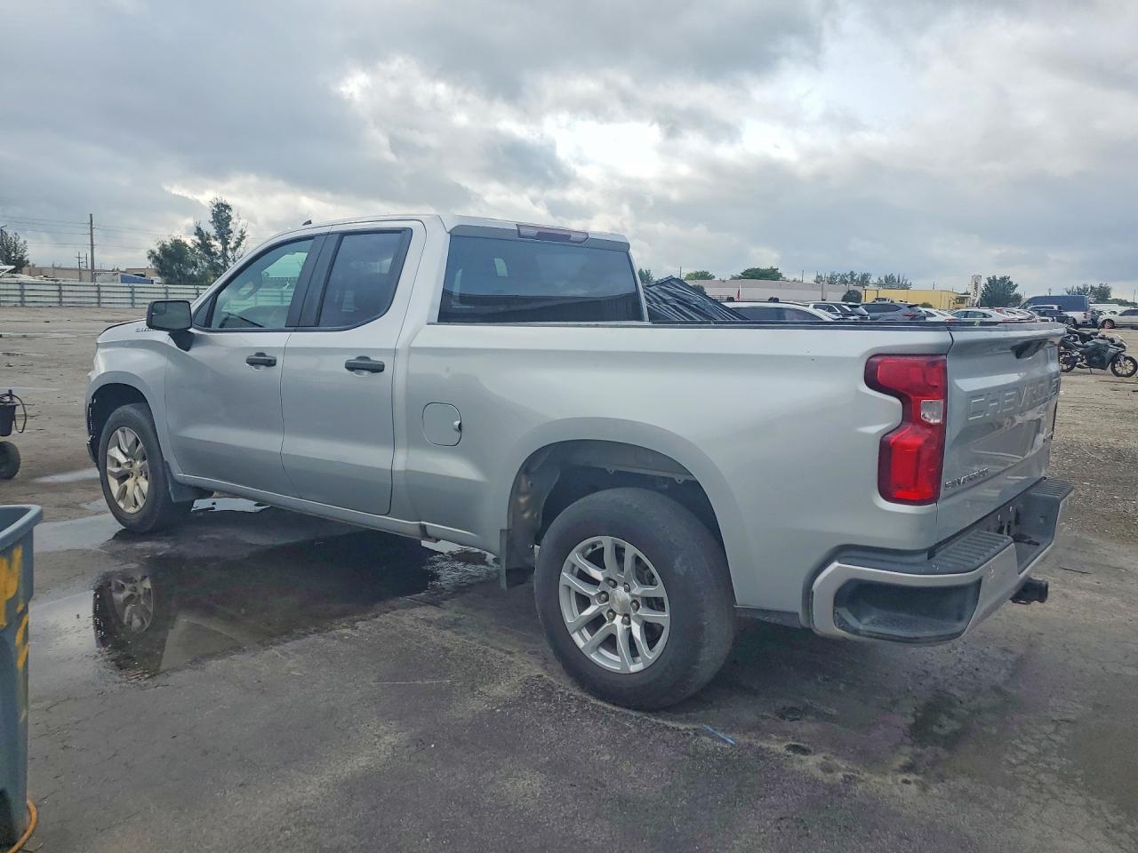 Chevrolet Silverado Ltd C1500 Custom