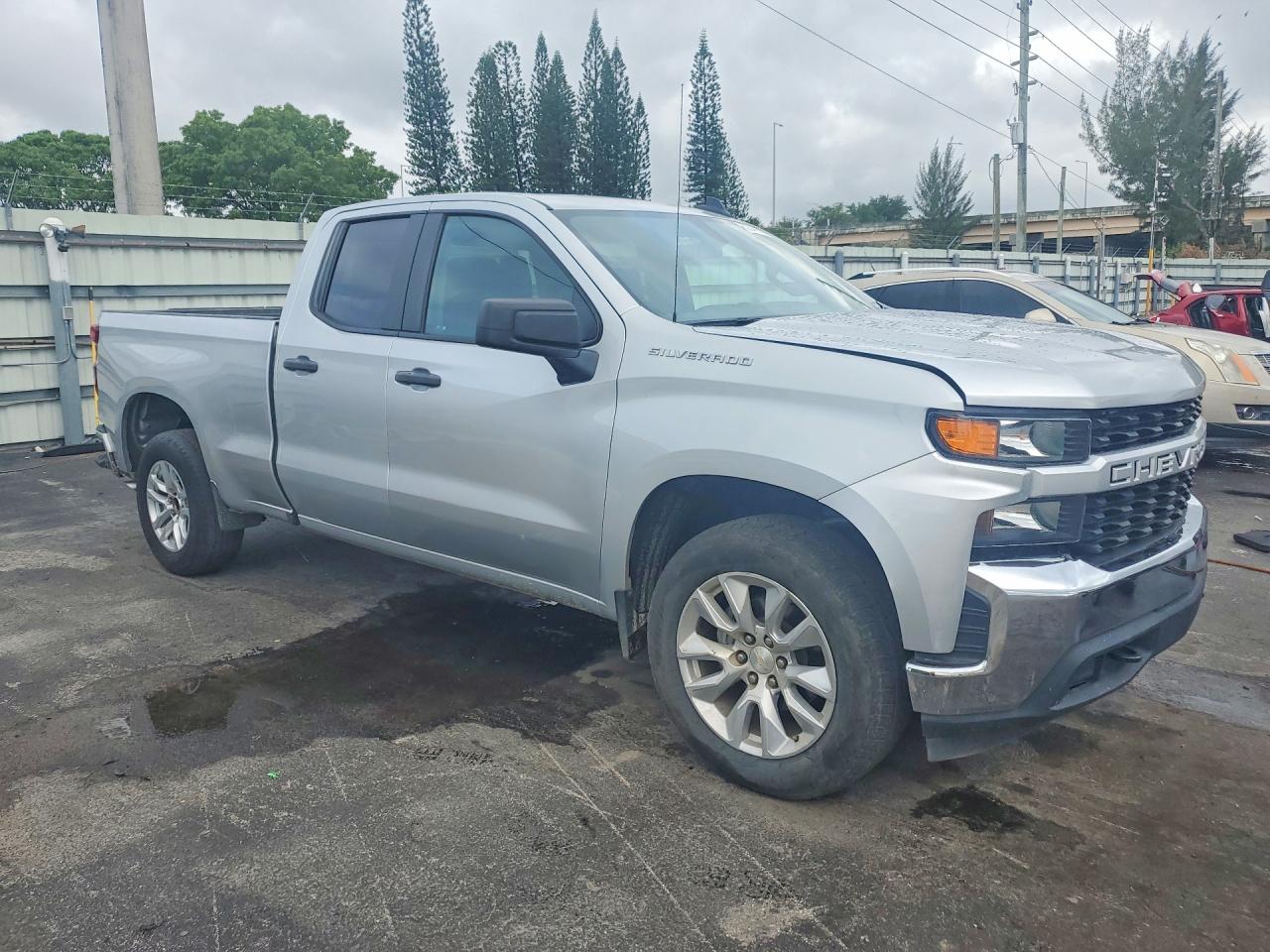 Chevrolet Silverado Ltd C1500 Custom