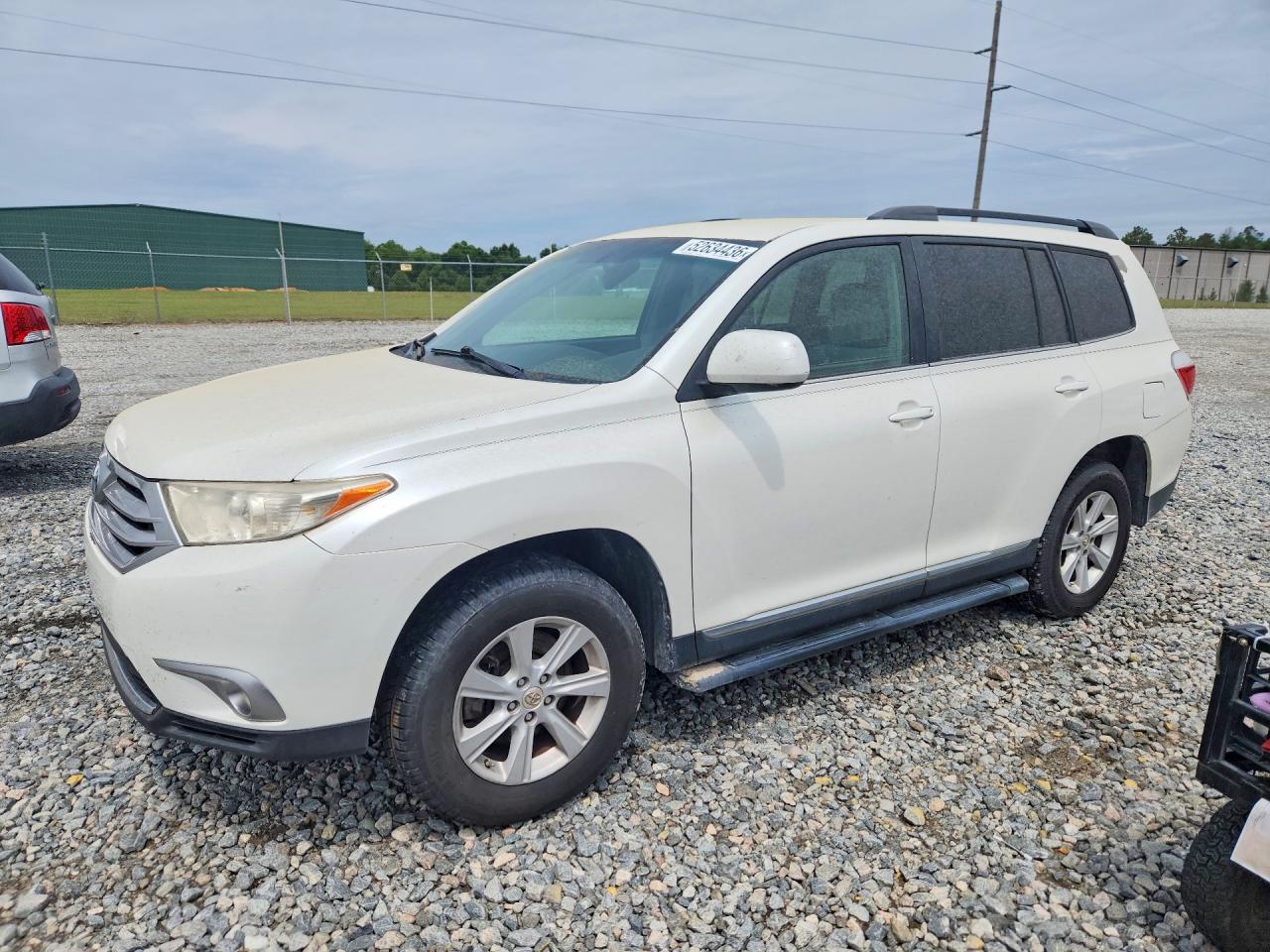 Salvage Toyota Highlander Image
